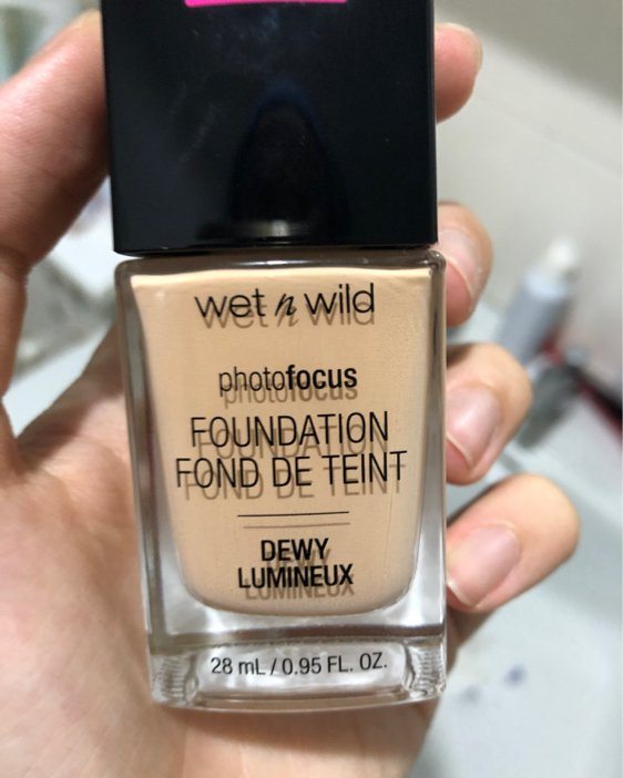 Wet n Wild Photo Focus Dewy Foundation
